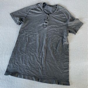 NWOT Lululemon Men’s Short-sleeve